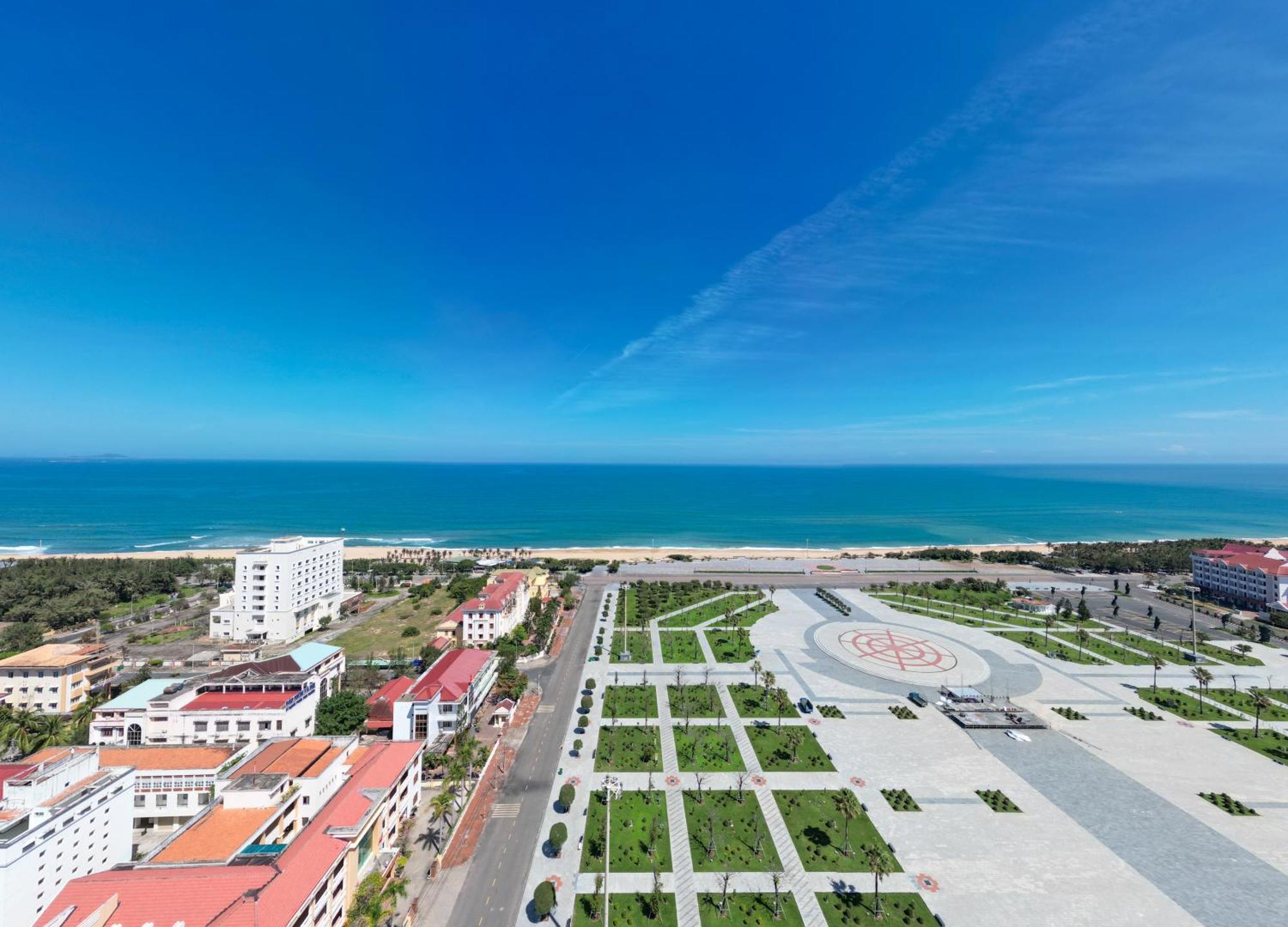 Wink Hotel Tuy Hoa Beach - 24Hrs Stay & Rooftop Pool Bar Dış mekan fotoğraf
